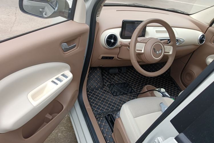 Used Wuling Hongguang MINIEV 2025 Four-Door Version Advanced Edition Driver Seat