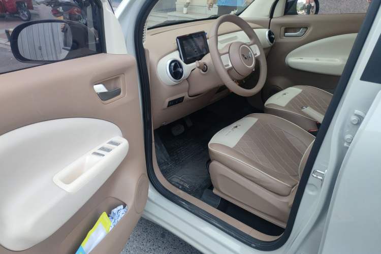 Used Wuling Hongguang MINIEV 2025 Four-Door Version Advanced Edition Driver Seat