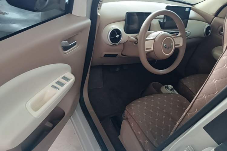 Used Wuling Hongguang MINIEV 2025 Four-Door Version Advanced Edition Driver Seat