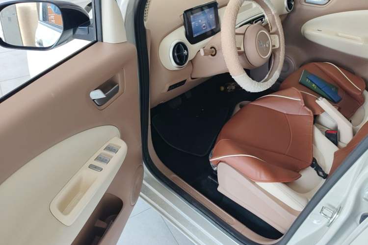 Used Wuling Hongguang MINIEV 2025 Four-Door Version Advanced Edition Driver Seat