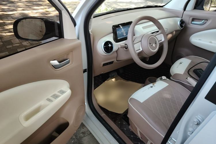Used Wuling Hongguang MINIEV 2025 Four-Door Version Advanced Edition Driver Seat