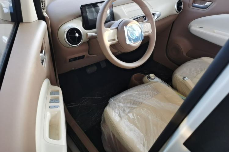 Used Wuling Hongguang MINIEV 2025 Four-Door Version Advanced Edition Driver Seat