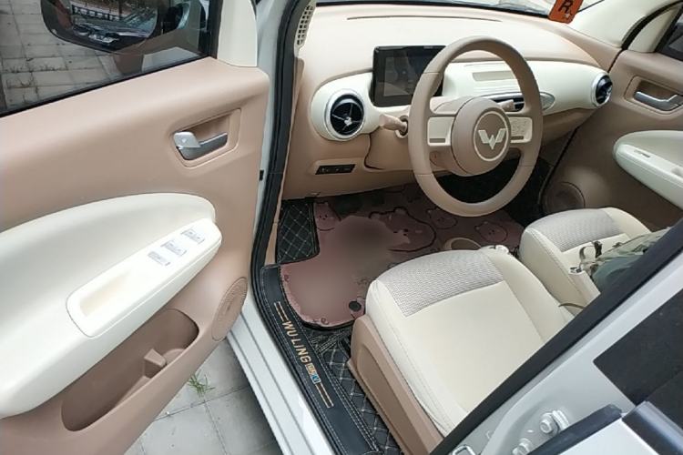 Used Wuling Hongguang MINIEV 2025 Four-Door Version Advanced Edition Driver Seat