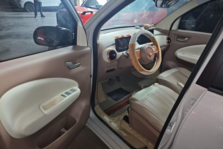 Used Wuling Hongguang MINIEV 2025 Four-Door Version Advanced Edition Driver Seat