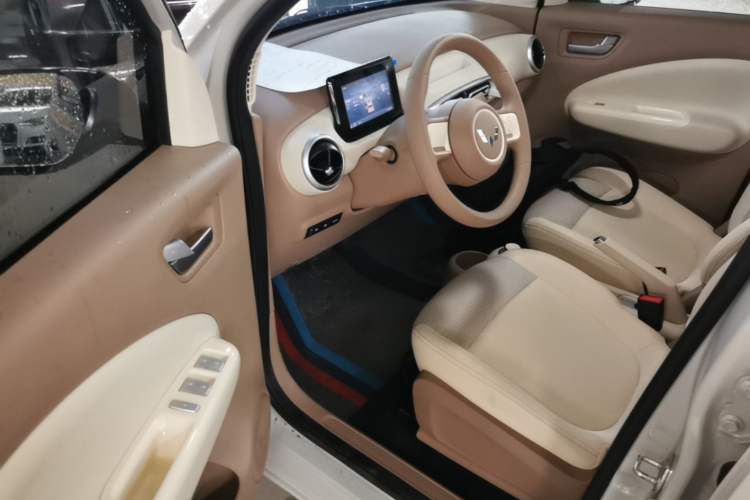 Used Wuling Hongguang MINIEV 2025 Four-Door Version Advanced Edition Driver Seat