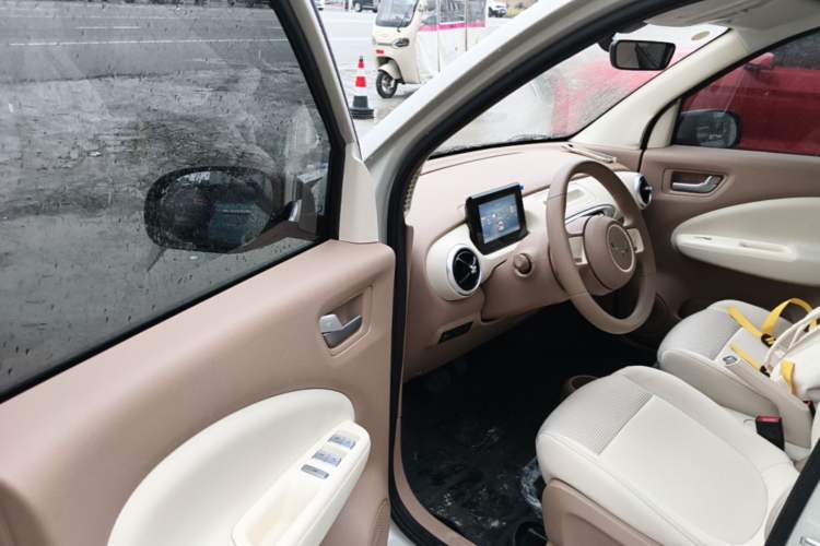 Used Wuling Hongguang MINIEV 2025 Four-Door Version Advanced Edition Driver Seat