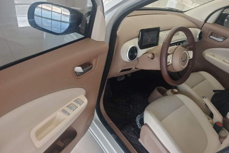 Used Wuling Hongguang MINIEV 2025 Four-Door Version Advanced Edition Driver Seat