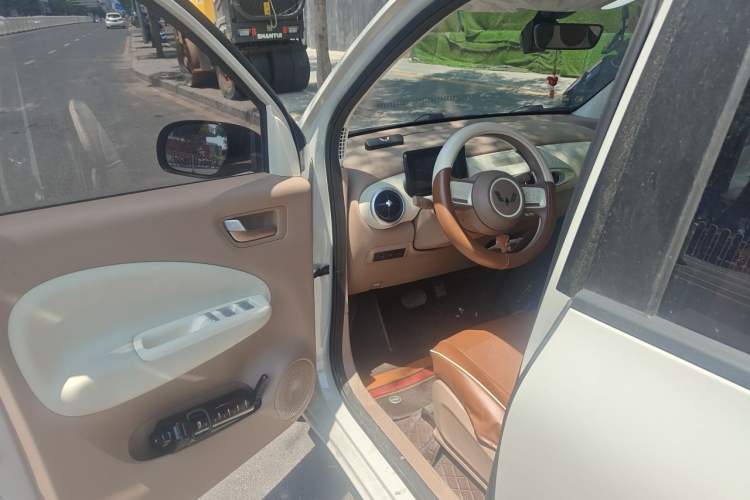 Used Wuling Hongguang MINIEV 2025 Four-Door Version Advanced Edition Driver Seat
