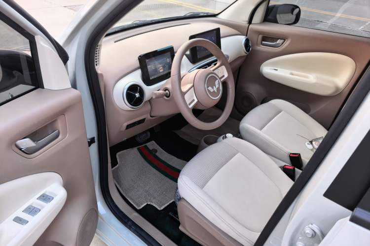 Used Wuling Hongguang MINIEV 2025 Four-Door Version Premium Edition Driver Seat