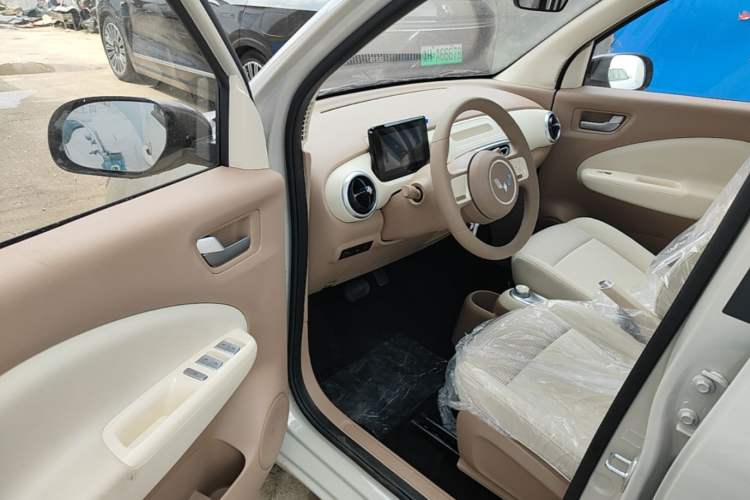 Used Wuling Hongguang MINIEV 2025 Four-Door Version Advanced Edition Driver Seat