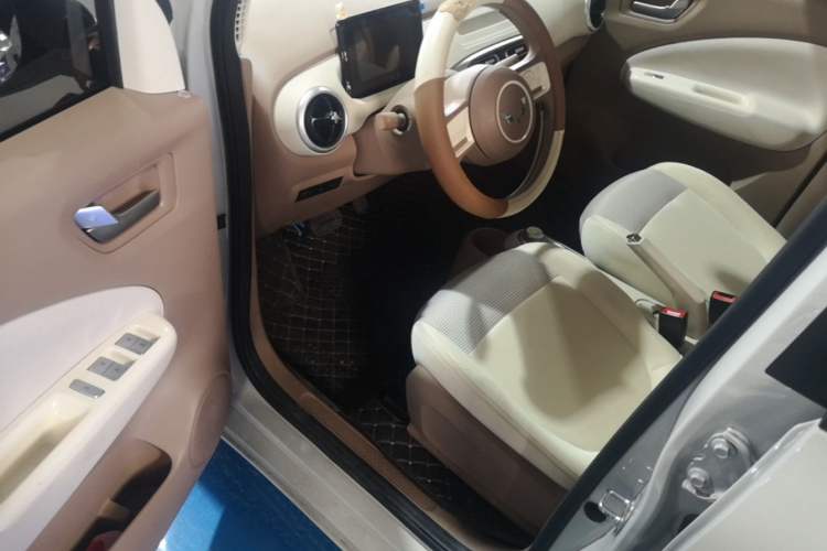 Used Wuling Hongguang MINIEV 2025 Four-Door Version Advanced Edition Driver Seat