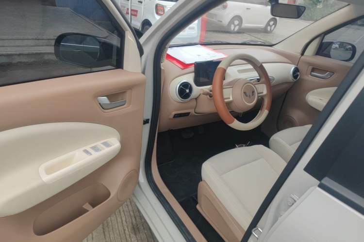 Used Wuling Hongguang MINIEV 2025 Four-Door Version Advanced Edition Driver Seat