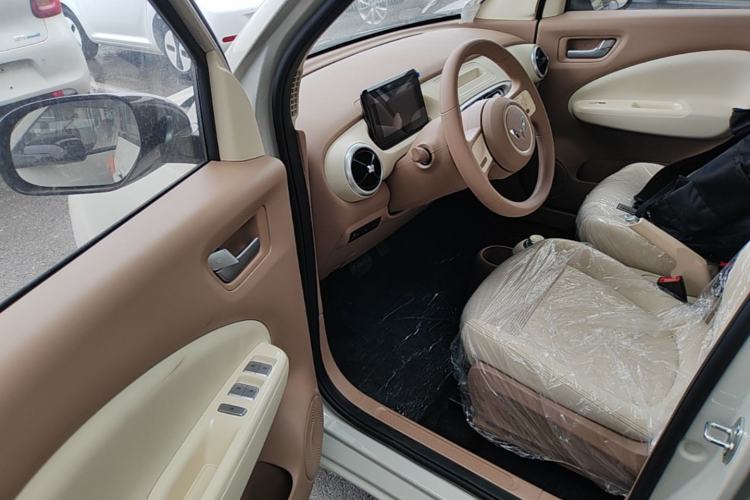 Used Wuling Hongguang MINIEV 2025 Four-Door Version Advanced Edition Driver Seat