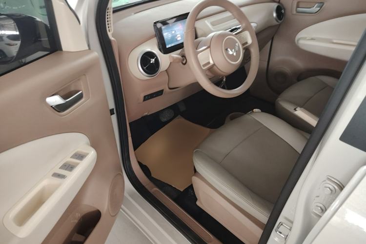 Used Wuling Hongguang MINIEV 2025 Four-Door Version Advanced Edition Driver Seat