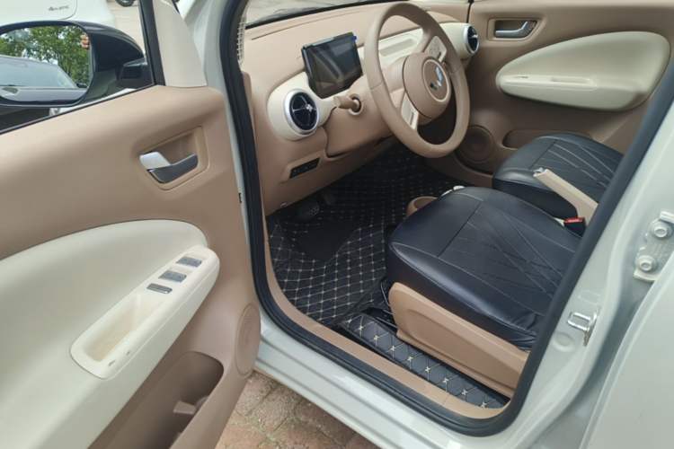Used Wuling Hongguang MINIEV 2025 Four-Door Version Advanced Edition Driver Seat