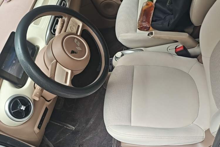 Used Wuling Hongguang MINIEV 2025 Four-Door Version Advanced Edition Driver Seat