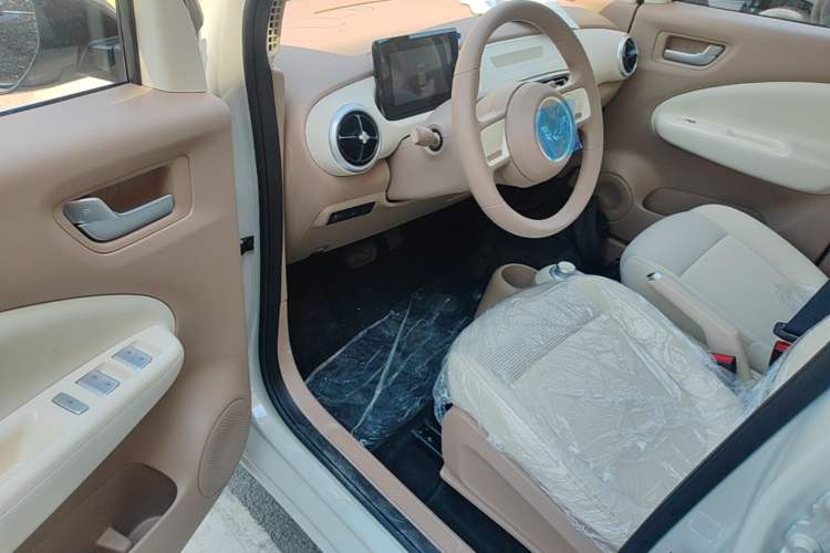 Used Wuling Hongguang MINIEV 2025 Four-Door Version Advanced Edition Driver Seat