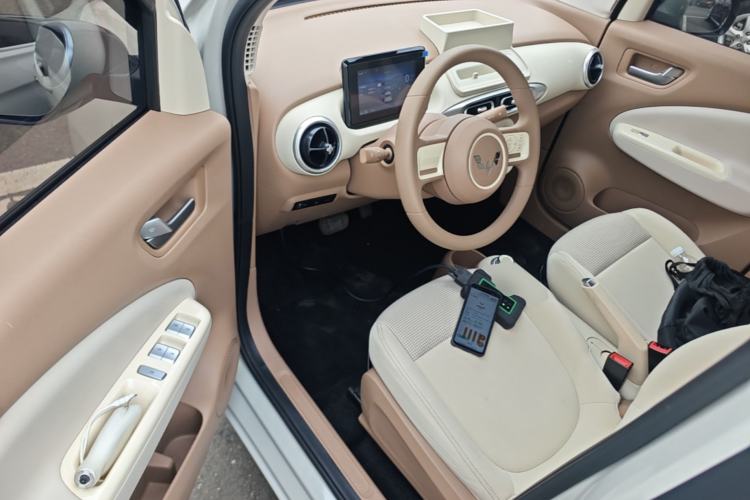 Used Wuling Hongguang MINIEV 2025 Four-Door Version Advanced Edition Driver Seat