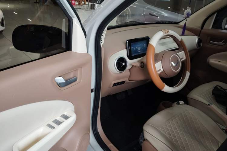 Used Wuling Hongguang MINIEV 2025 Four-Door Version Advanced Edition Driver Seat