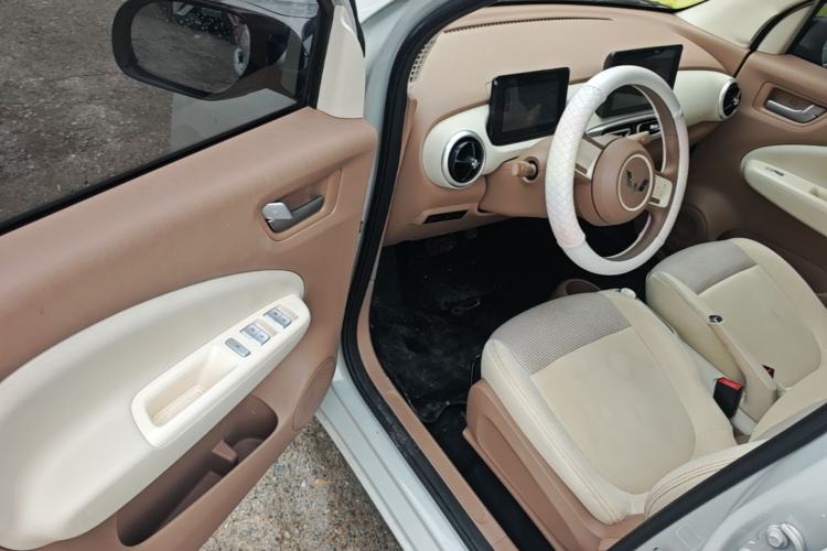 Used Wuling Hongguang MINIEV 2025 Four-Door Version Advanced Edition Driver Seat