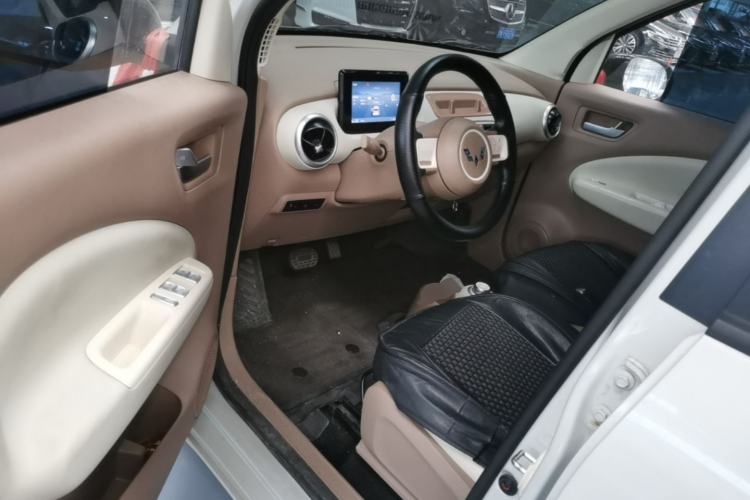 Used Wuling Hongguang MINIEV 2025 Four-Door Version Advanced Edition Driver Seat