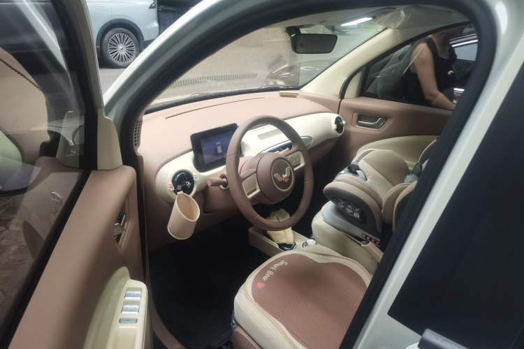 Used Wuling Hongguang MINIEV 2025 Four-Door Version Premium Edition Driver Seat