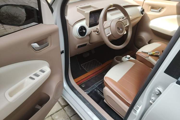Used Wuling Hongguang MINIEV 2025 Four-Door Version Advanced Edition Driver Seat