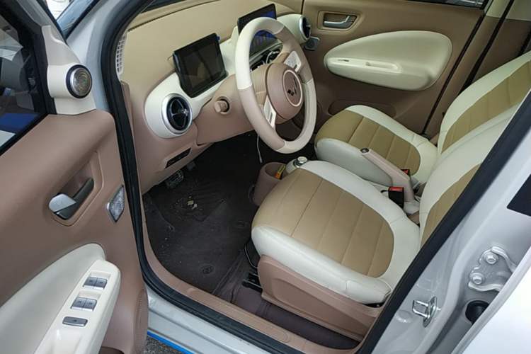 Used Wuling Hongguang MINIEV 2025 Four-Door Version Advanced Edition Driver Seat