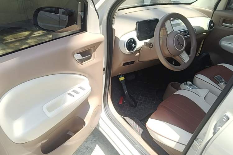 Used Wuling Hongguang MINIEV 2025 Four-Door Version Advanced Edition Driver Seat