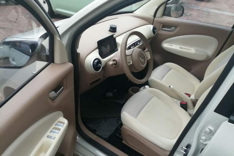 Used Wuling Hongguang MINIEV 2025 Four-Door Version Advanced Edition Driver Seat