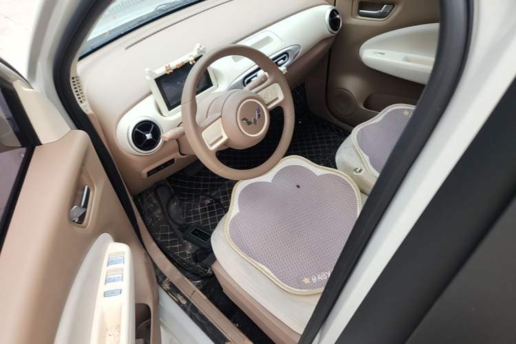 Used Wuling Hongguang MINIEV 2025 Four-Door Version Advanced Edition Driver Seat