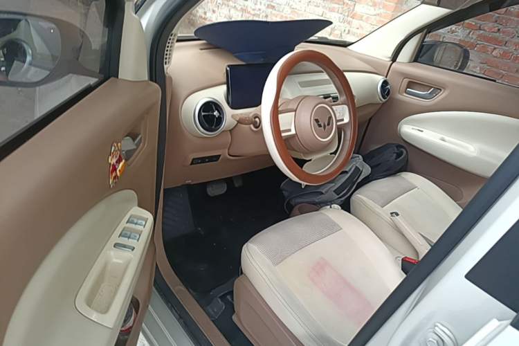 Used Wuling Hongguang MINIEV 2025 Four-Door Version Advanced Edition Driver Seat