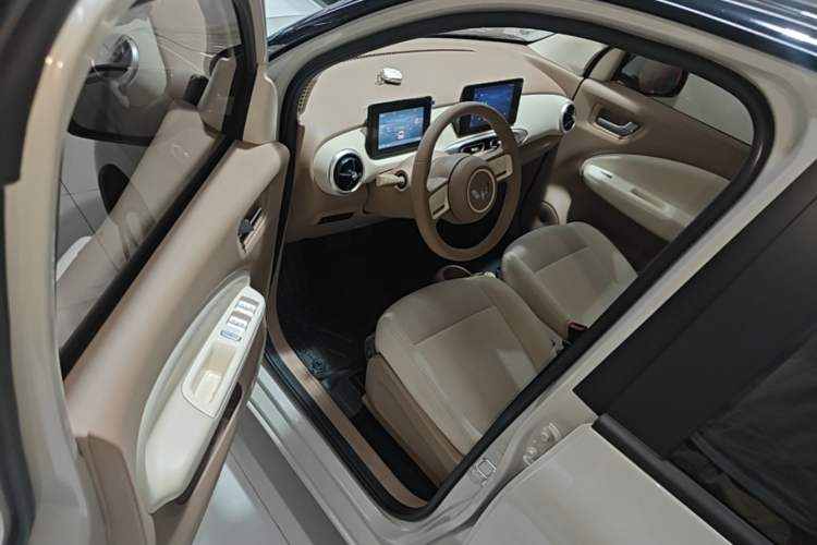 Used Wuling Hongguang MINIEV 2025 Four-Door Version Zhenxiang+ Edition Driver Seat