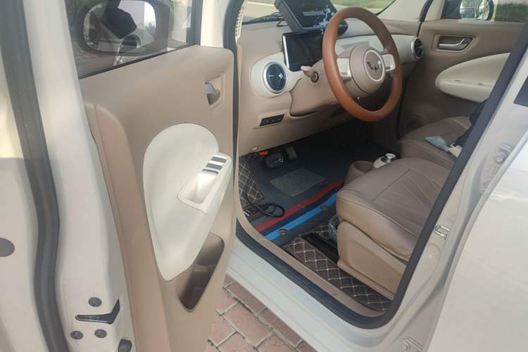 Used Wuling Hongguang MINIEV 2025 Four-Door Version Advanced Edition Driver Seat