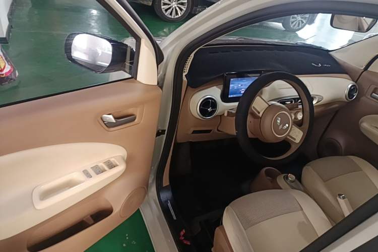 Used Wuling Hongguang MINIEV 2025 Four-Door Version Advanced Edition Driver Seat