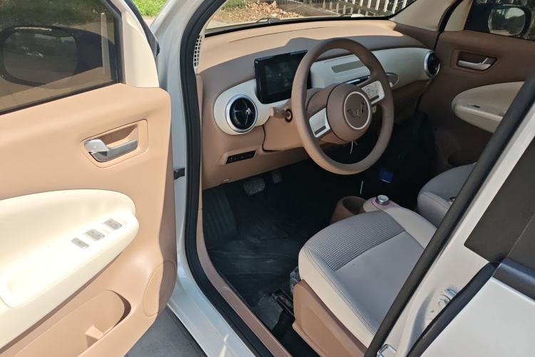 Used Wuling Hongguang MINIEV 2025 Four-Door Version Advanced Edition Driver Seat