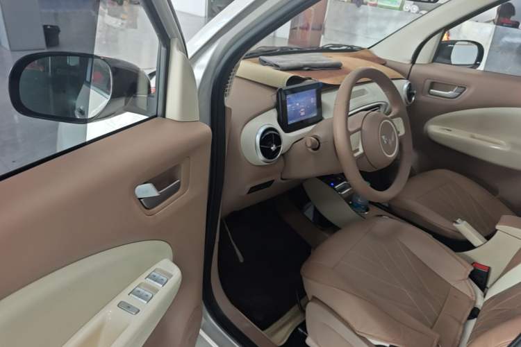 Used Wuling Hongguang MINIEV 2025 Four-Door Version Advanced Edition Driver Seat