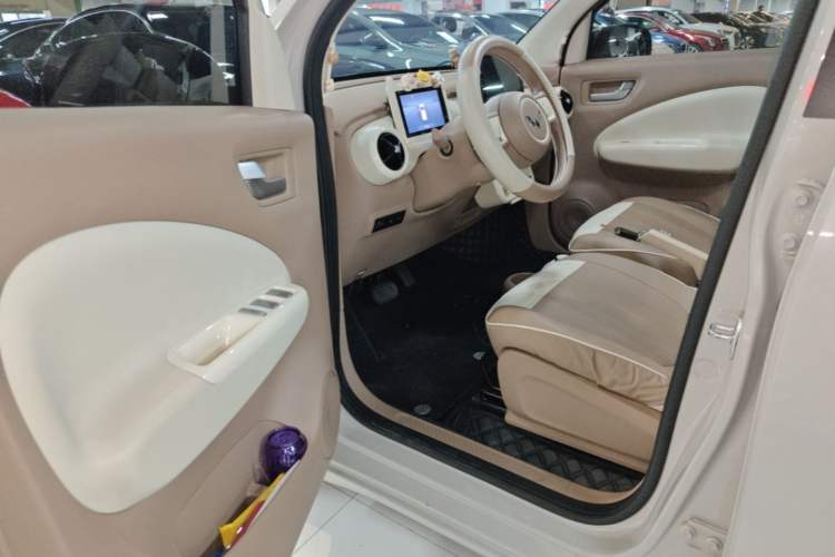 Used Wuling Hongguang MINIEV 2025 Four-Door Version Advanced Edition Driver Seat