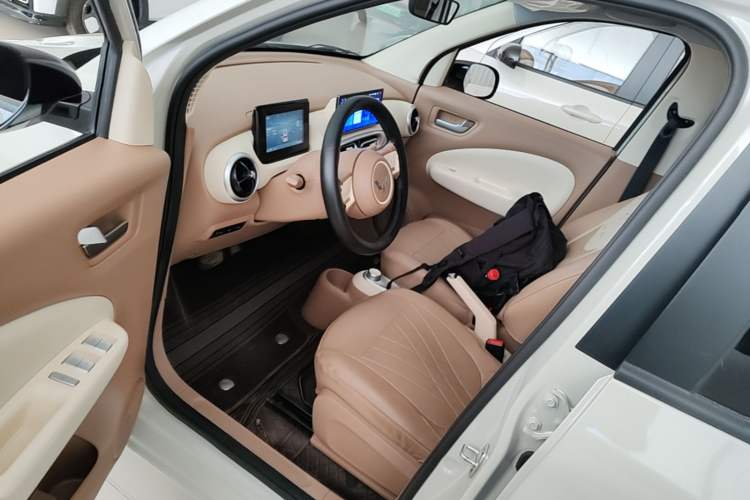 Used Wuling Hongguang MINIEV 2025 Four-Door Version Advanced Edition Driver Seat