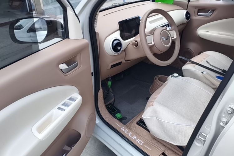 Used Wuling Hongguang MINIEV 2025 Four-Door Version Advanced Edition Driver Seat
