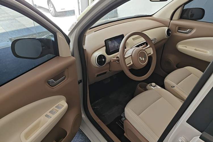 Used Wuling Hongguang MINIEV 2025 Four-Door Version Advanced Edition Driver Seat