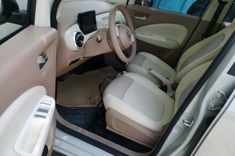 Used Wuling Hongguang MINIEV 2025 Four-Door Version Advanced Edition Driver Seat