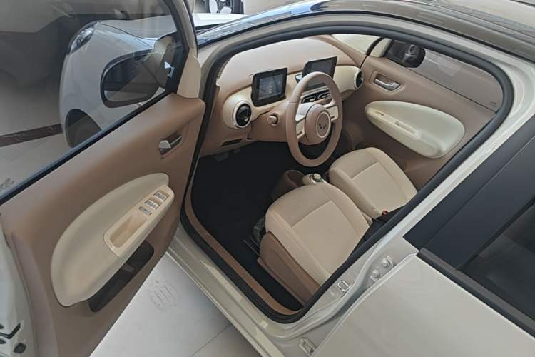 Used Wuling Hongguang MINIEV 2025 Four-Door Version Zhenxiang+ Edition Driver Seat