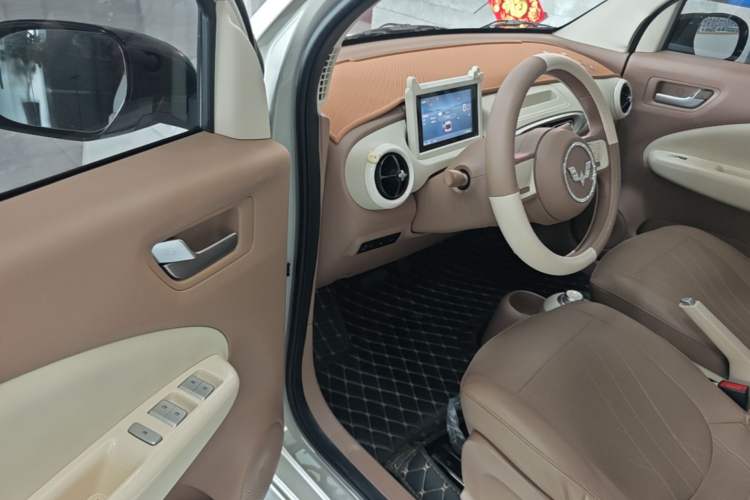 Used Wuling Hongguang MINIEV 2025 Four-Door Version Advanced Edition Driver Seat