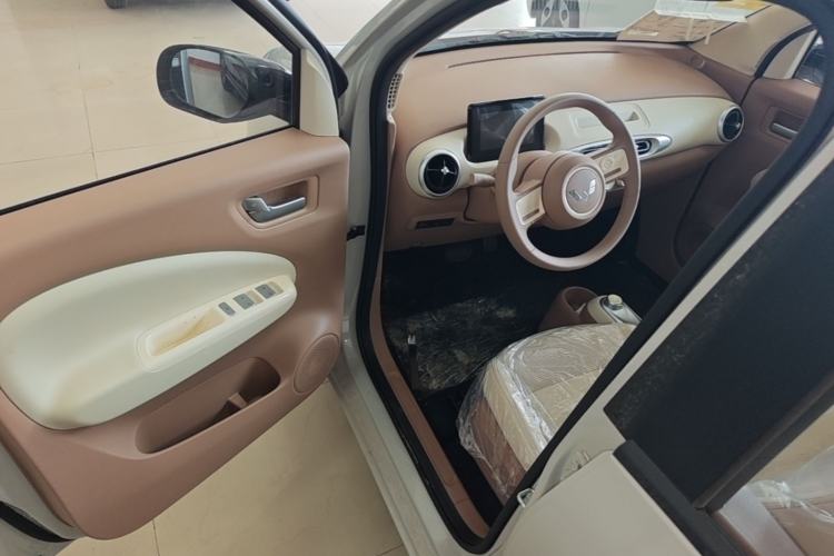 Used Wuling Hongguang MINIEV 2025 Four-Door Version Advanced Edition Driver Seat