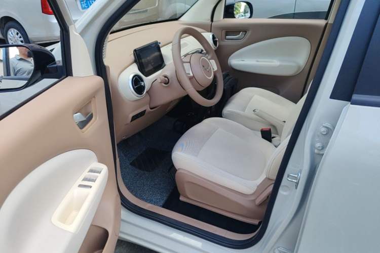 Used Wuling Hongguang MINIEV 2025 Four-Door Version Advanced Edition Driver Seat