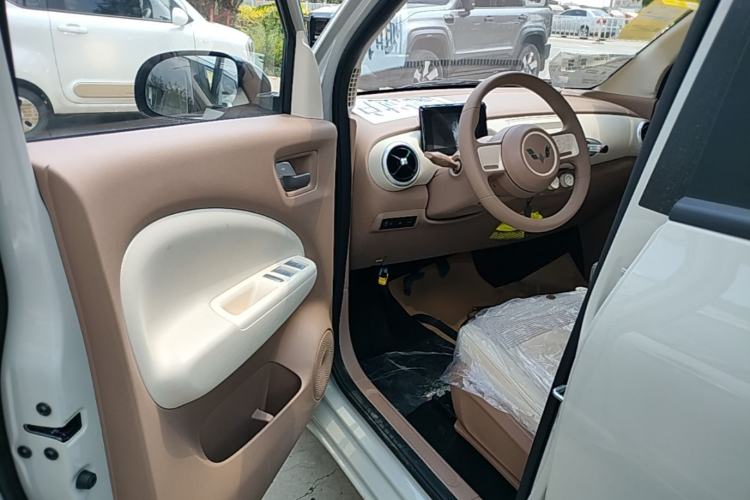 Used Wuling Hongguang MINIEV 2025 Four-Door Version Advanced Edition Driver Seat