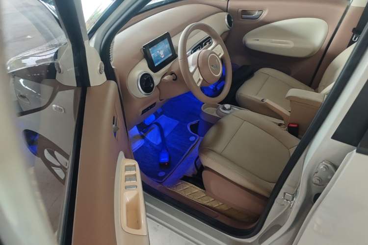 Used Wuling Hongguang MINIEV 2025 Four-Door Version Advanced Edition Driver Seat