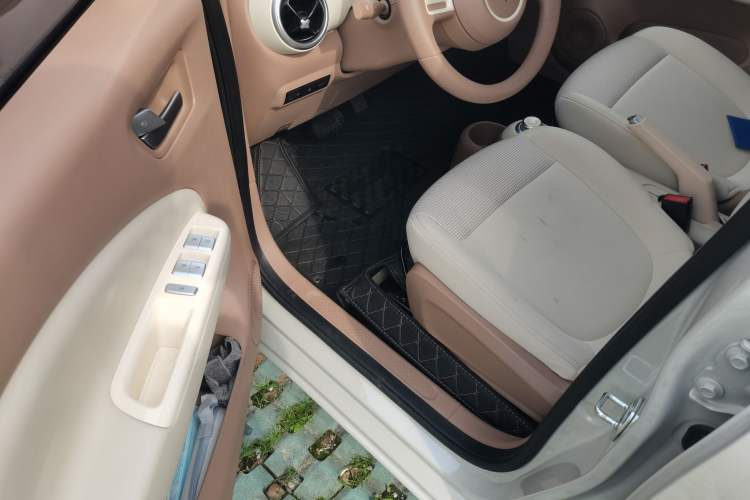 Used Wuling Hongguang MINIEV 2025 Four-Door Version Advanced Edition Driver Seat