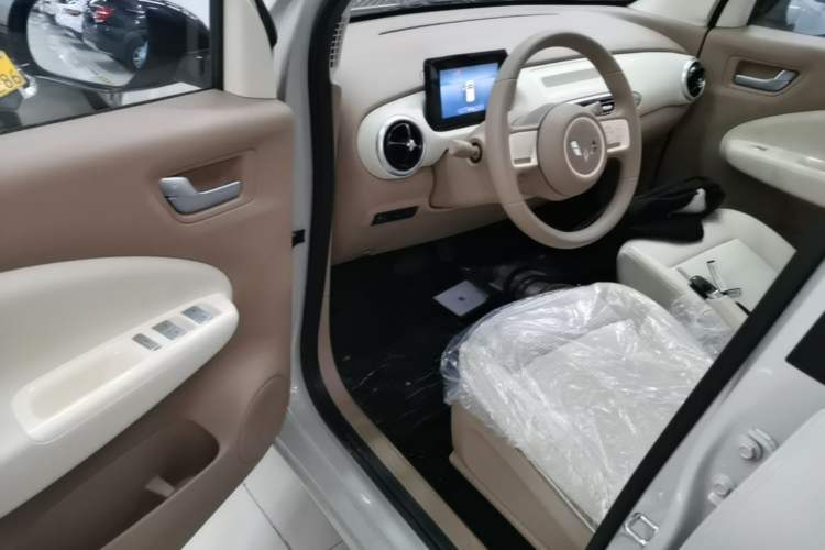 Used Wuling Hongguang MINIEV 2025 Four-Door Version Advanced Edition Driver Seat